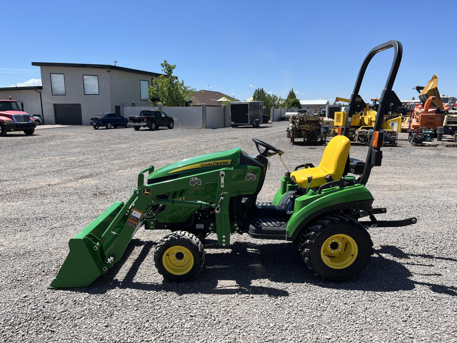 ./imagenes/INVOICE/2019/16954/TRACTOR JOHN DEERE 1023E (25).JPG